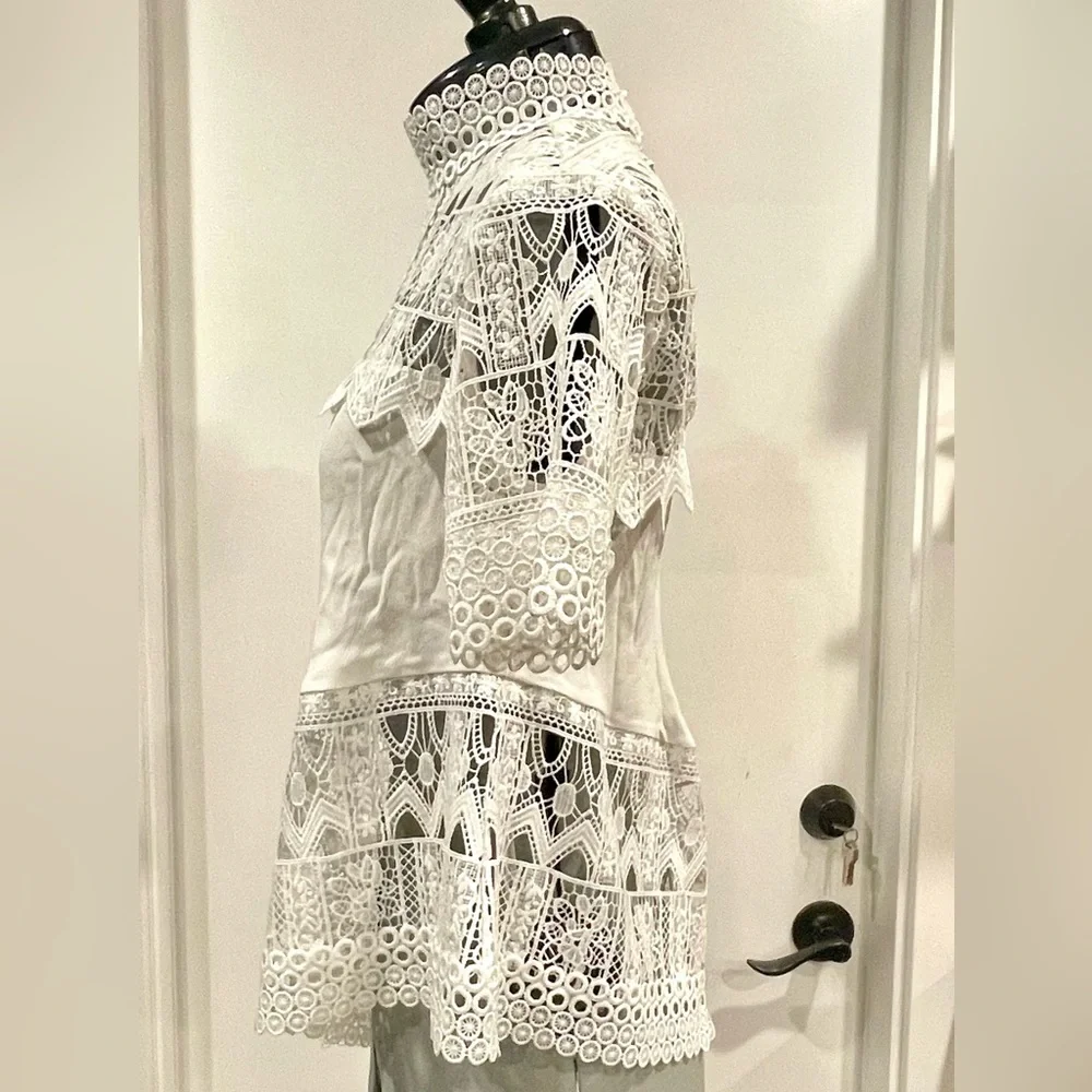 Alexis lace short sleeve, high neck blouse, handkerchief hem, white, szXS, GUC - Picture 4 of 13